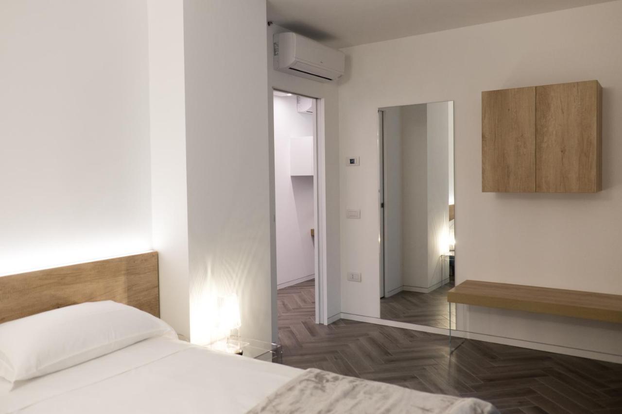 Ferienwohnung Terrazze Dei Tigli Riva del Garda Exterior foto